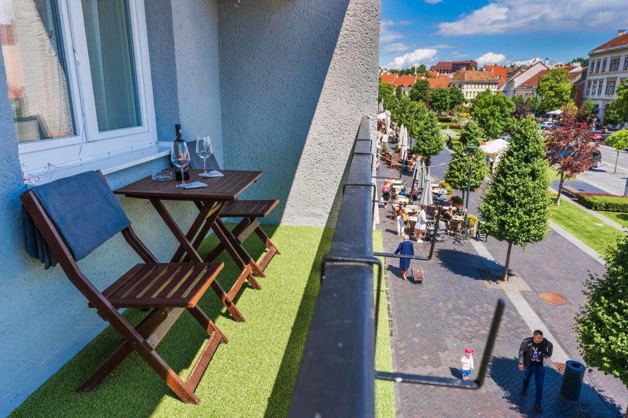 Central Residence Sopron Eksteriør billede