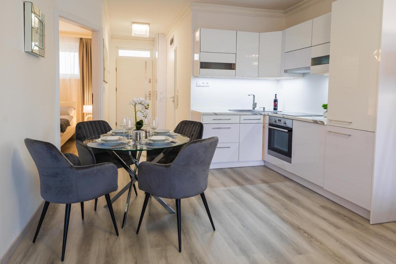 Central Residence Sopron Eksteriør billede