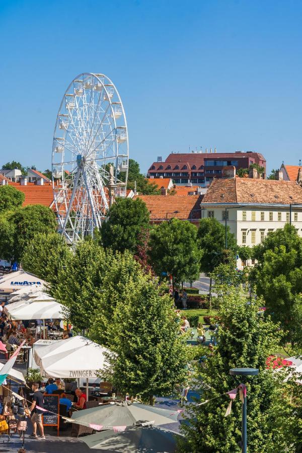 Central Residence Sopron Eksteriør billede